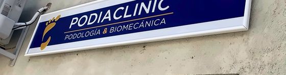 Rótulo de fachada de Podiaclinic
